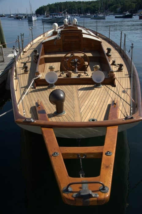 classic yacht info