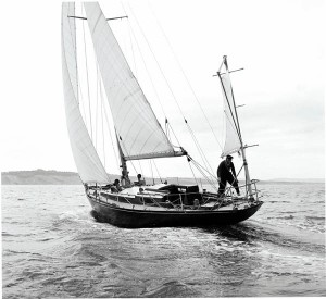 Chichester-sailing-Gipsy-Moth-III-c1960